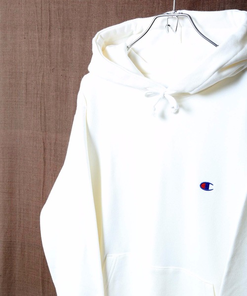 Champion(チャンピオン)の「【CHAMPION/チャンピオン】裏起毛プルオーバーパーカー C3-Q105 ワンポイント 刺繍 ユニセックス(パーカー・メンズ・ホワイト/ブラック/ダークグリーン/ネイビー/杢グレー/ブラウン・MEDIUM/X-LARGE/SMALL/LARGE/XX-LARGE)」の8枚目の写真