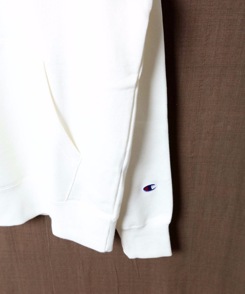 Champion(チャンピオン)の「【CHAMPION/チャンピオン】裏起毛プルオーバーパーカー C3-Q105 ワンポイント 刺繍 ユニセックス(パーカー・メンズ・ホワイト/ブラック/ダークグリーン/ネイビー/杢グレー/ブラウン・MEDIUM/X-LARGE/SMALL/LARGE/XX-LARGE)」の7枚目の写真