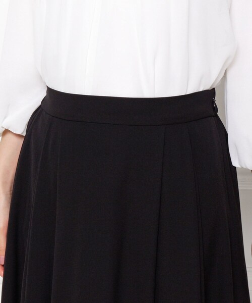 SHOO・LA・RUE(シューラルー)の「【S-4L】タックフレアースカート(スカート・レディース・ブラック/ブラック系・01/02/03/04/05/06)」の7枚目の写真