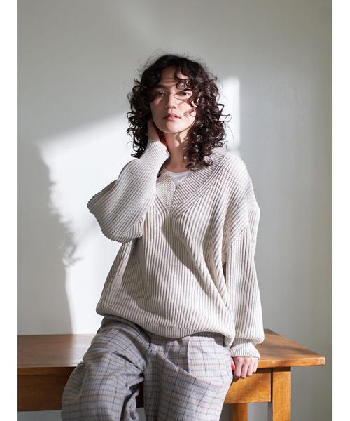 AMERICAN HOLIC(アメリカンホリック)の「深Vネックニットプルオーバー *(ニット/セーター・レディース・アイボリー/グリーン/グレー系その他2/ライトグレー/ネイビー/ブルー・M/L)」の14枚目の写真