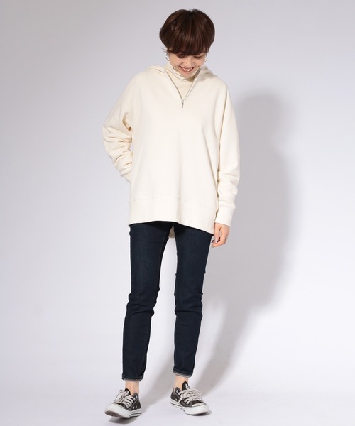 AMERICAN HOLIC（アメリカンホリック）の「フード付きハーフＺＩＰ裏毛フードパーカー　＊（パーカー・レディース・アイボリー/チャコールグレー/ベージュ・MEDIUM/LARGE）」の6枚目の写真