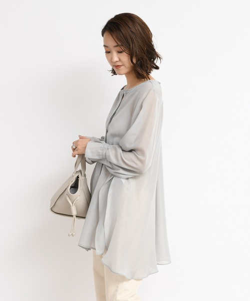 DouDou（ドゥドゥ）の「サイドスリットシアーシャツ（シャツ/ブラウス・レディース・ホワイト/モスグリーン・FREE）」の2枚目の写真