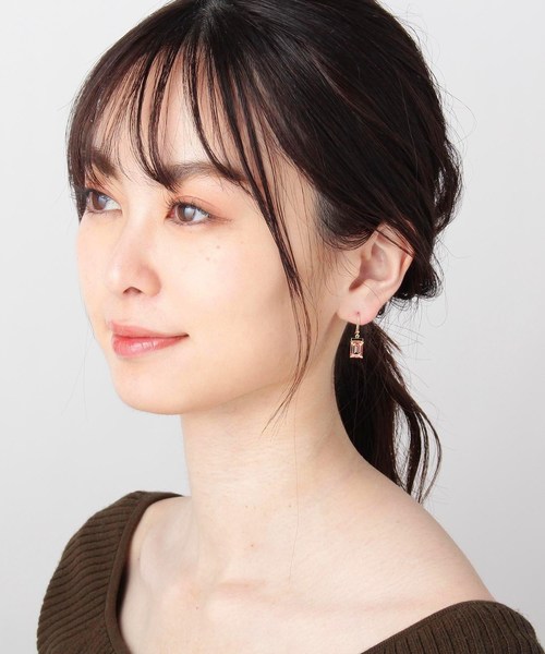 COCOSHNIK(ココシュニック)の「K10カラーストーン(ピーチトパーズ) バゲットカット フックピアス(ピアス(両耳用)・レディース・オレンジ系5・00)」の5枚目の写真