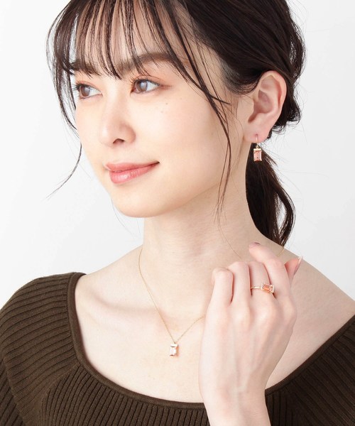 COCOSHNIK(ココシュニック)の「K10カラーストーン(ピーチトパーズ) バゲットカット フックピアス(ピアス(両耳用)・レディース・オレンジ系5・00)」の7枚目の写真
