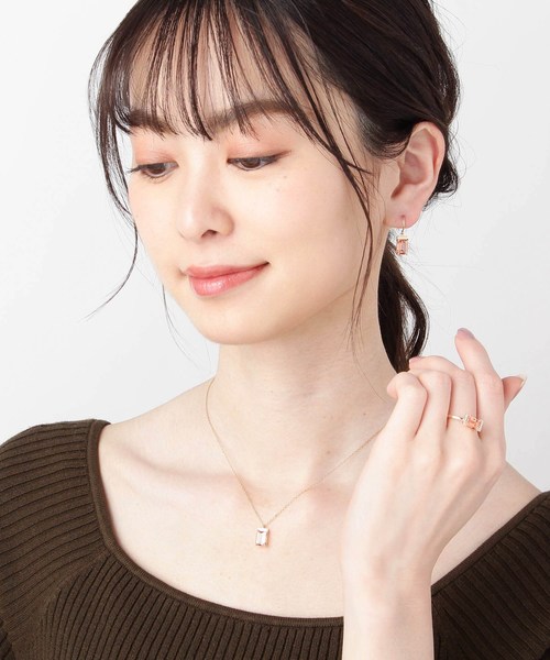 COCOSHNIK(ココシュニック)の「K10カラーストーン(ピーチトパーズ) バゲットカット フックピアス(ピアス(両耳用)・レディース・オレンジ系5・00)」の8枚目の写真