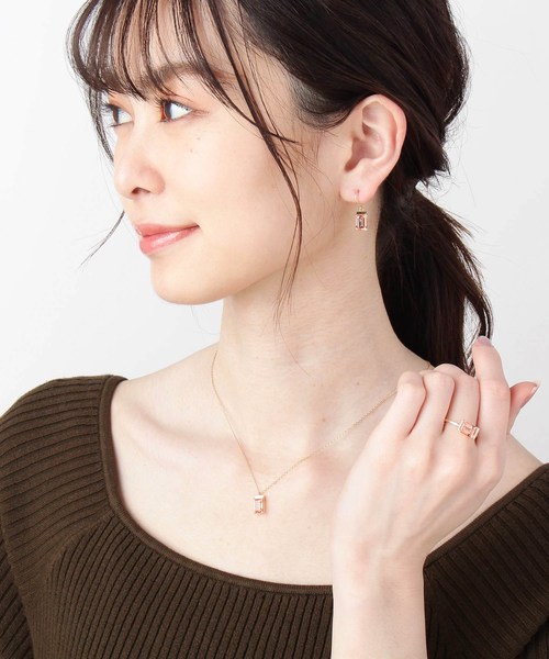 COCOSHNIK(ココシュニック)の「K10カラーストーン(ピーチトパーズ) バゲットカット フックピアス(ピアス(両耳用)・レディース・オレンジ系5・00)」の10枚目の写真