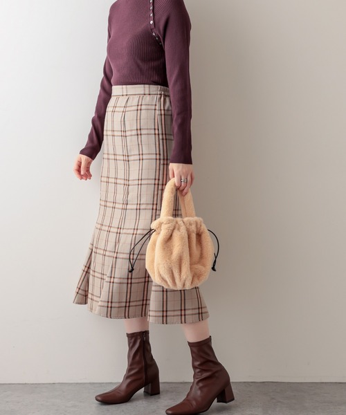 natural couture(ナチュラルクチュール)の「マーメイドチェックスカート(スカート・レディース・ベージュ/ブルー/キャメル・FREE)」の2枚目の写真