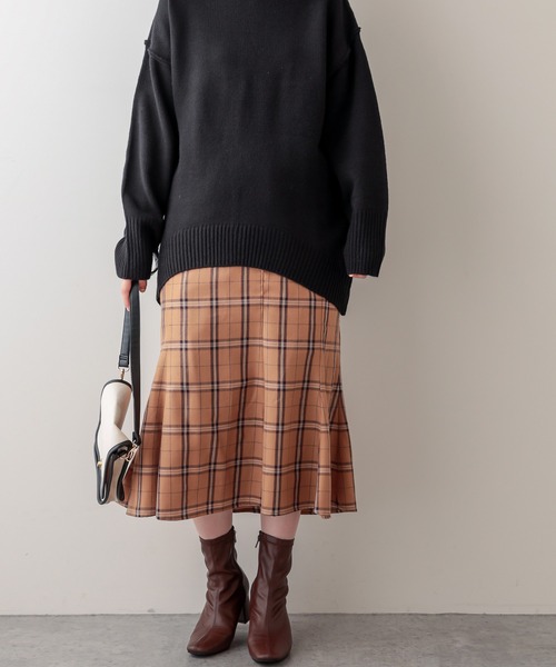 natural couture(ナチュラルクチュール)の「マーメイドチェックスカート(スカート・レディース・ベージュ/ブルー/キャメル・FREE)」の1枚目の写真