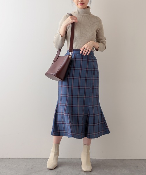 natural couture(ナチュラルクチュール)の「マーメイドチェックスカート(スカート・レディース・ベージュ/ブルー/キャメル・FREE)」の12枚目の写真