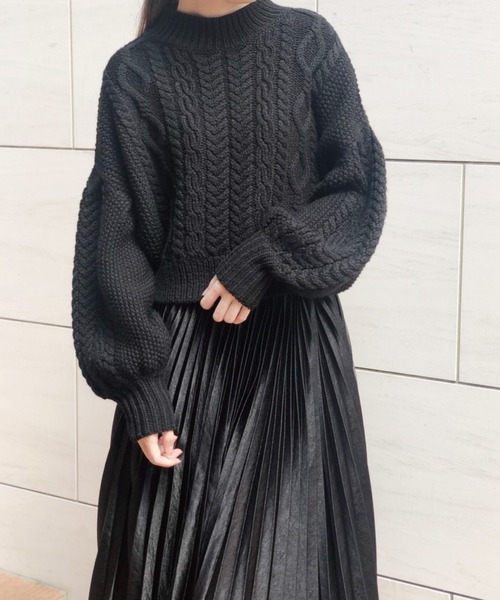 Banner Barrett（バナーバレット）の「ショートパフケーブルニット（ニット/セーター・レディース・オフホワイト/ブラック/モカ/サックスブルー/グリーン・38）」の3枚目の写真