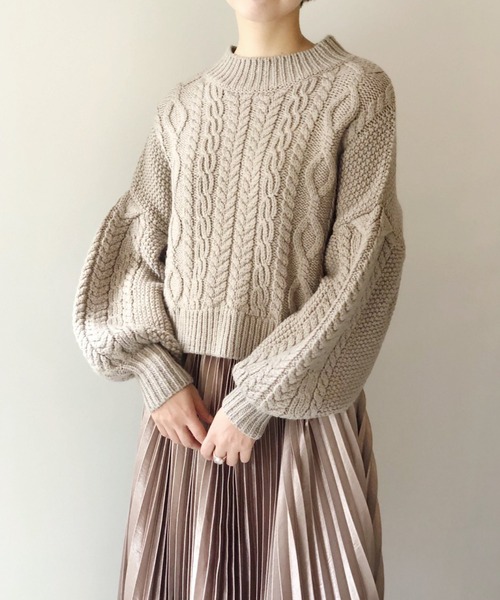 Banner Barrett（バナーバレット）の「ショートパフケーブルニット（ニット/セーター・レディース・オフホワイト/ブラック/モカ/サックスブルー/グリーン・38）」の19枚目の写真