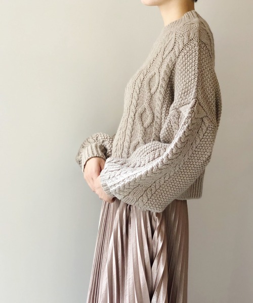 Banner Barrett（バナーバレット）の「ショートパフケーブルニット（ニット/セーター・レディース・オフホワイト/ブラック/モカ/サックスブルー/グリーン・38）」の20枚目の写真