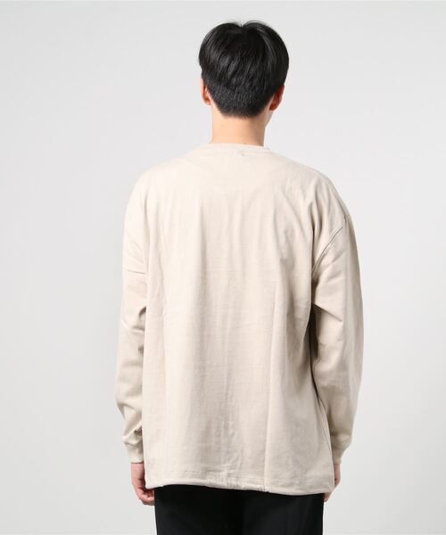 Beno(ビーノ)の「USAコットン ヘビー天竺 裾スピンドル ルーズシルエット ポケット ロングスリーブTEE(Tシャツ/カットソー・メンズ・オフホワイト/グレイッシュブルー/ブルーグリーン/サンドベージュ/ラベンダー/ブラック・FREE)」の8枚目の写真