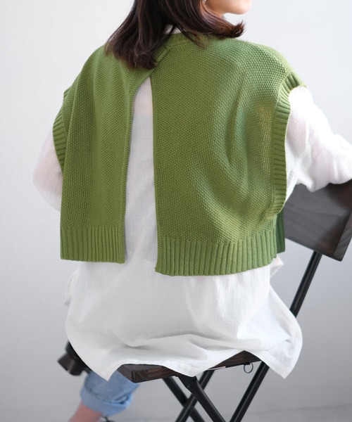 ANDJ(アンドジェイ)の「2WAY鹿の子編みスリットニットベスト(ベスト・レディース・ブラウン/ピンク/グリーン/モカ/ライトベージュ/グリーン系その他/ブラック・M)」の6枚目の写真