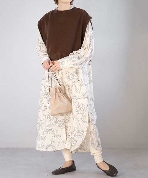 ANDJ(アンドジェイ)の「2WAY鹿の子編みスリットニットベスト(ベスト・レディース・ブラウン/ピンク/グリーン/モカ/ライトベージュ/グリーン系その他/ブラック・M)」の20枚目の写真