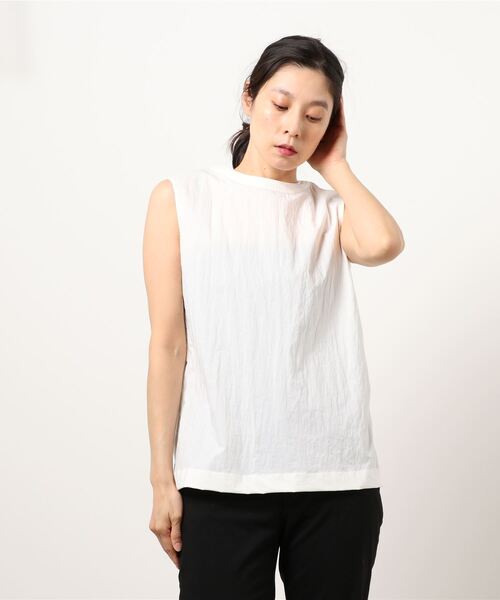 N.O.R.C by the line（ノークバイザライン）の「ナイロンストレッチノースリブラウス（シャツ/ブラウス・レディース・キャメル/ブラック/ホワイト/アイボリー/ライトグレー/ライトグリーン・L/S/M）」の2枚目の写真