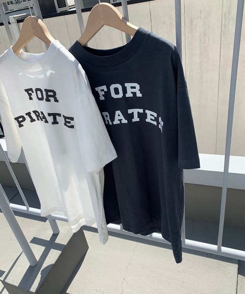CANAL JEAN(キャナルジーン)の「via j(ヴィアジェイ) "FOR PIRATES"半袖Tシャツ(Tシャツ/カットソー・レディース・ホワイト/チャコールグレー/ベージュ/ネイビー・ONE SIZE)」の1枚目の写真