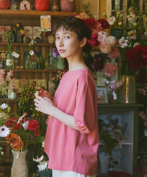 studio CLIP（スタディオクリップ）の「【キナリノ掲載商品】USAコットンパフスリーブプルオーバー（Tシャツ/カットソー・レディース・ベージュ/レッド/オフホワイト/グリーン/スモーク・MEDIUM/LARGE）」の4枚目の写真