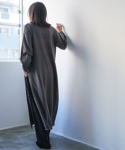 M-U SPORTS タートルネック 40　試着のみ　柔かい素材　スリット M-U SPORTS タートルネック 40 試着のみ 柔かい素材 スリット