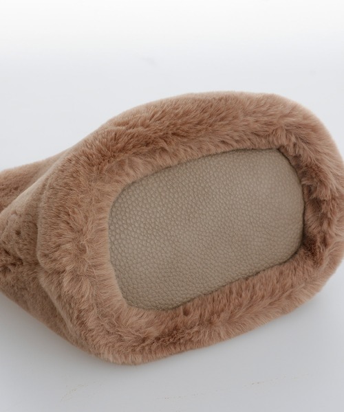 ElegChic(エレグシック)の「フェイクファー2WAYバッグ 結婚式 同窓会 オケージョン 二次会(ショルダーバッグ・レディース・ブラック/ベージュ/ブルー・FREE)」の9枚目の写真