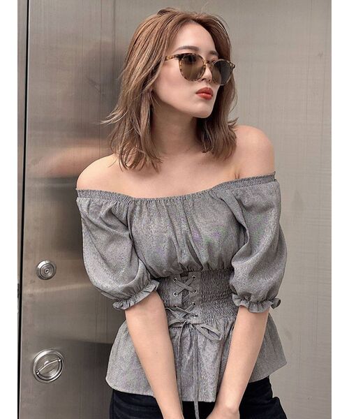 EMODA(エモダ)の「ウエストマークオフショルダートップ(シャツ/ブラウス・レディース・ホワイト/ブラック/イエロー/その他・FREE)」の5枚目の写真