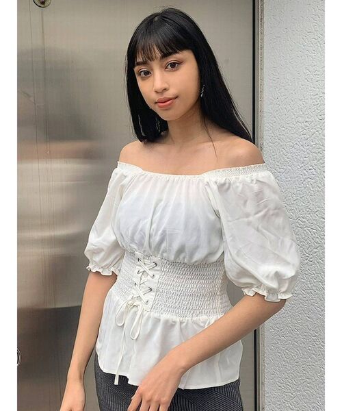 EMODA(エモダ)の「ウエストマークオフショルダートップ(シャツ/ブラウス・レディース・ホワイト/ブラック/イエロー/その他・FREE)」の11枚目の写真