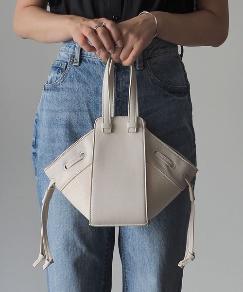 Riberry（リベリー）の「レザー＆キャンバスバッグ（ハンドバッグ・レディース・ホワイト/ブラック/ブラウン/グレイッシュベージュ・FREE）」の4枚目の写真