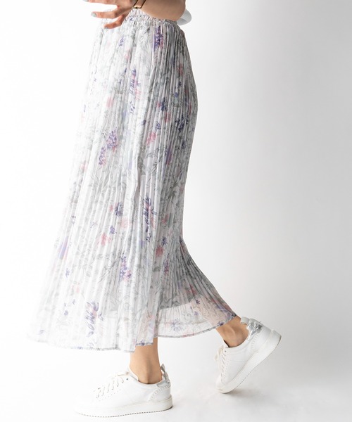 MILLION CARATS（ミリオンカラッツ）の「【STYLE４】シアーボタニカルロングフレアスカート（スカート・レディース・ブラック/ライトグレー/ラベンダー・FREE）」の9枚目の写真