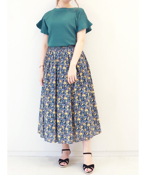 Te chichi（テチチ）の「ボタニカルフルーツ柄ギャザースカート