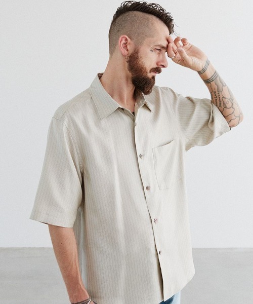 LIDNM（リドム）の「SILK PIN STRIPE SHIRT（シャツ/ブラウス・メンズ・ベージュ・MEDIUM/LARGE）」の4枚目の写真