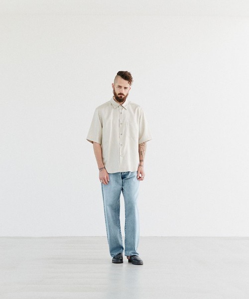 LIDNM（リドム）の「SILK PIN STRIPE SHIRT（シャツ/ブラウス・メンズ・ベージュ・MEDIUM/LARGE）」の3枚目の写真