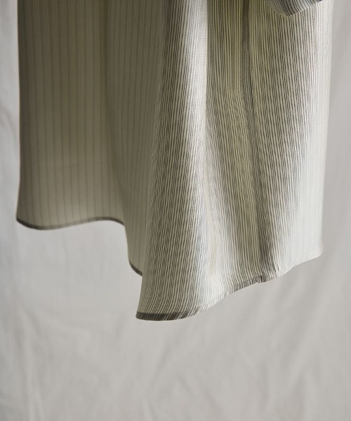 LIDNM（リドム）の「SILK PIN STRIPE SHIRT（シャツ/ブラウス・メンズ・ベージュ・MEDIUM/LARGE）」の15枚目の写真