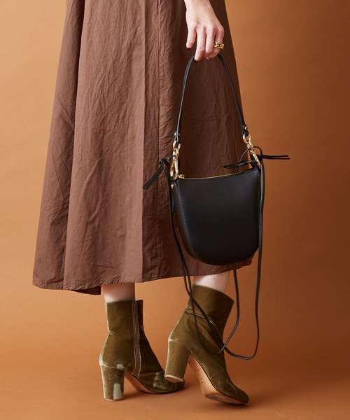 HASHIBAMI（ハシバミ）の「【HASHIBAMI】カラバッシュ 2WAY ショルダーバッグ（ショルダーバッグ・レディース・ブラック/シルバー/グレイッシュベージュ・FREE）」の2枚目の写真