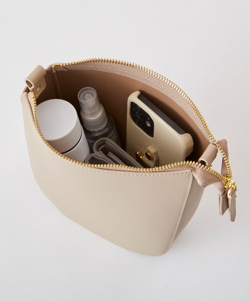 HASHIBAMI（ハシバミ）の「【HASHIBAMI】カラバッシュ 2WAY ショルダーバッグ（ショルダーバッグ・レディース・ブラック/シルバー/グレイッシュベージュ・FREE）」の17枚目の写真