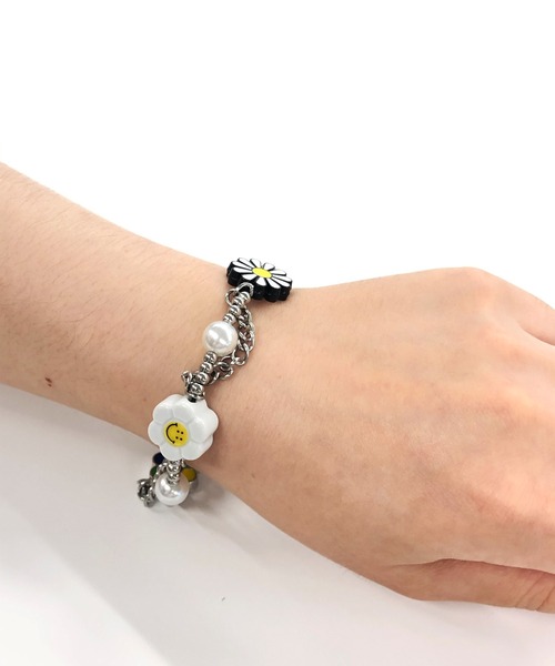 SAD REBORN DOLLS（サッドリボーンドルズ）の「『SALUTE/サルーテ』 FLOWER ANARCHY PEARL CHARMS BRACELET by SALUTE/フラワー アナーキー パール スマイル チャーム ブレスレット（ブレスレット・メンズ・シルバー・FREE）」の5枚目の写真