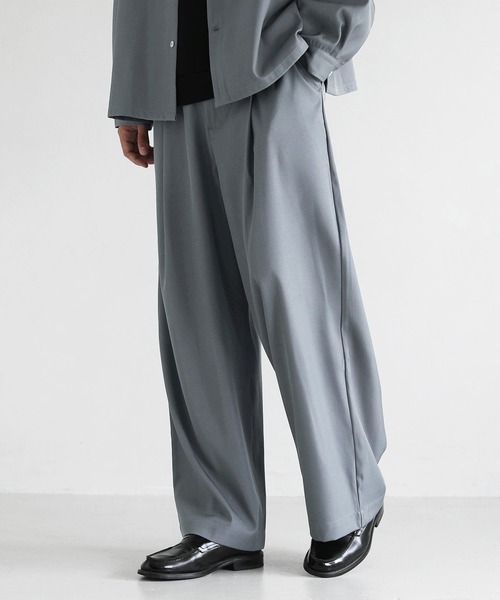 LILL（リル）の「ポリトロディープタックワイドバルーンパンツ（その他パンツ・メンズ・ブルーグレー/ブラウン/ブラック/モカ・M/XL/L/S）」の3枚目の写真