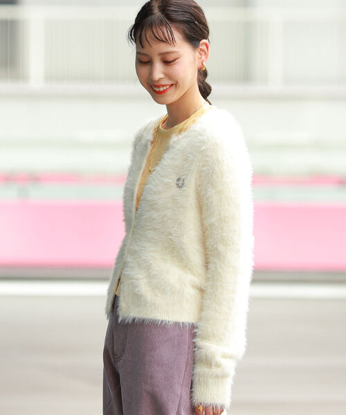 Ray BEAMS(レイビームス)の「FRED PERRY × Ray BEAMS / 別注 シャギー カーディガン(カーディガン/ボレロ・レディース・ホワイト/ブルー系その他/ブラック・ONE SIZE)」の20枚目の写真