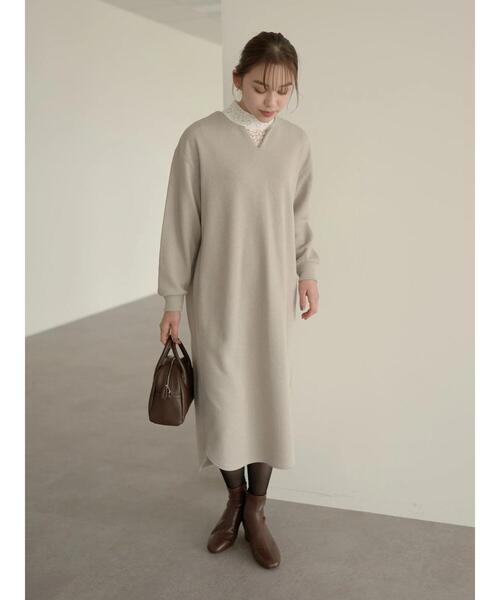 earth music&ecology（アースミュージックアンドエコロジー）の「キーネックカットワンピース ＊（ワンピース・レディース・ブラック/ブルー/グレイッシュベージュ・FREE）」の5枚目の写真