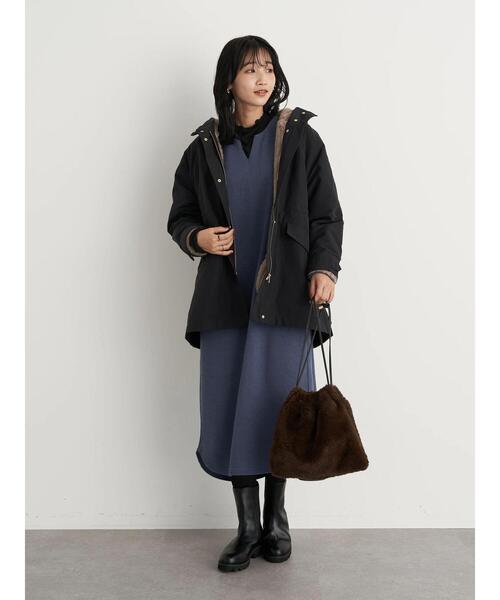 earth music&ecology（アースミュージックアンドエコロジー）の「キーネックカットワンピース ＊（ワンピース・レディース・ブラック/ブルー/グレイッシュベージュ・FREE）」の18枚目の写真