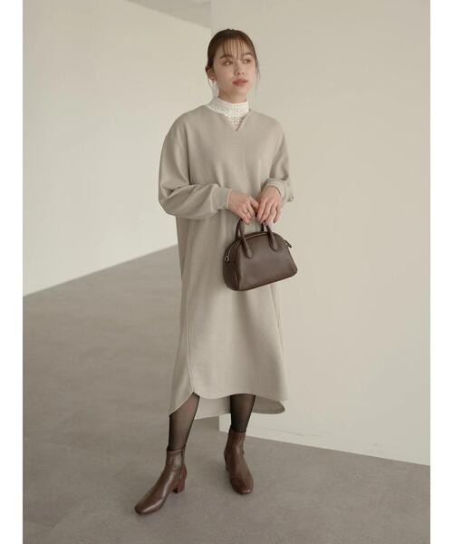 earth music&ecology（アースミュージックアンドエコロジー）の「キーネックカットワンピース ＊（ワンピース・レディース・ブラック/ブルー/グレイッシュベージュ・FREE）」の16枚目の写真