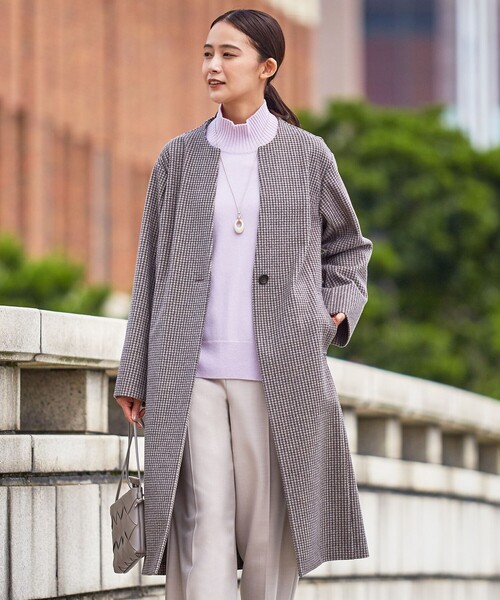 J.PRESS Ladies(J.プレス レディス)の「【洗える】WOOLLET ノーカラー 千鳥柄 ロングコート(ノーカラーコート・レディース・ブラウン系3/ライトグレー系3・SMALL)」の2枚目の写真