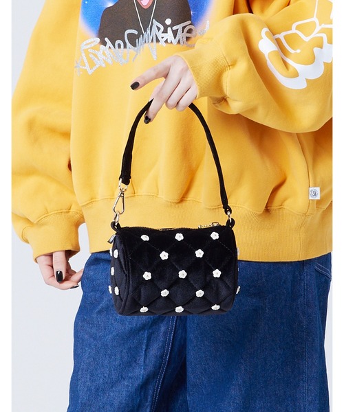 Little sunny bite(リトルサニーバイト)の「《Little Sunny Bite》Mini velours flower bag(ハンドバッグ・レディース・ブラック/イエロー/グリーン・FREE)」の4枚目の写真