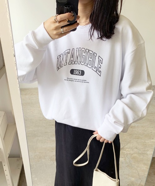 LIAN(リアン)の「INTANGIBLEカレッジロゴスウェット(スウェット・レディース・ネイビー/オフホワイト/ダークグリーン/グリーン/ブラック/レッド・FREE)」の2枚目の写真