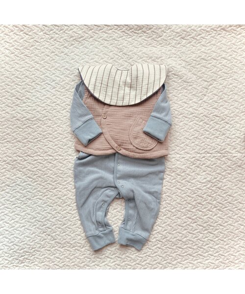 Ampersand（アンパサンド）の「premier リブカバーオール（ロンパース・キッズ・サックスブルー/ブラウン/ピンク/アイボリー・60/70/80）」の5枚目の写真