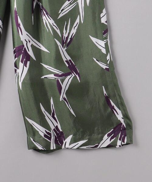 SACRA（サクラ）の「＜SACRA（サクラ）＞リーフプリント パンツ