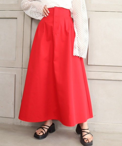 moment+(モーメントプラス)の「カラーT/Cツイル ハイウエストタック フレアロングスカート(スカート・レディース・ブラック/レッド/オフホワイト/オレンジ/ブルー/グリーン/グレイッシュベージュ・M)」の9枚目の写真