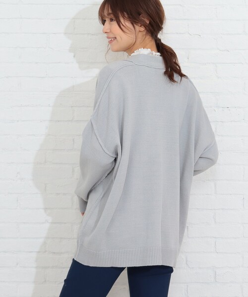 SHOO・LA・RUE（シューラルー）の「◆アウトリンキングVネックゆるカーディガン（カーディガン/ボレロ・レディース・アイボリー/ピンク系/ライトグレー/レモンイエロー/ブルー・00）」の20枚目の写真