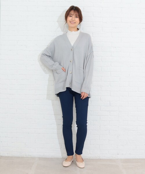 SHOO・LA・RUE（シューラルー）の「◆アウトリンキングVネックゆるカーディガン（カーディガン/ボレロ・レディース・アイボリー/ピンク系/ライトグレー/レモンイエロー/ブルー・00）」の21枚目の写真