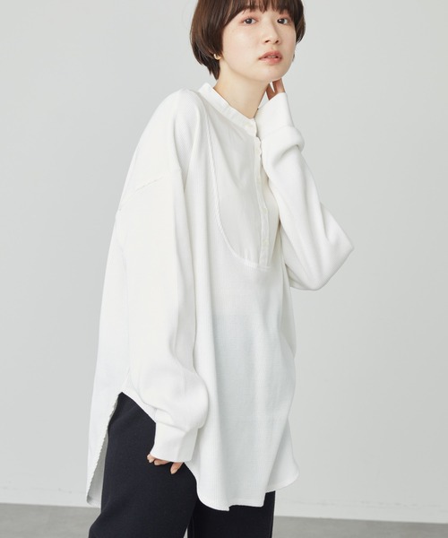 AMERICAN HOLIC(アメリカンホリック)の「バンドカラー異素材ワッフルチュニック(Tシャツ/カットソー・レディース・オフホワイト/ブラック・M/L)」の1枚目の写真
