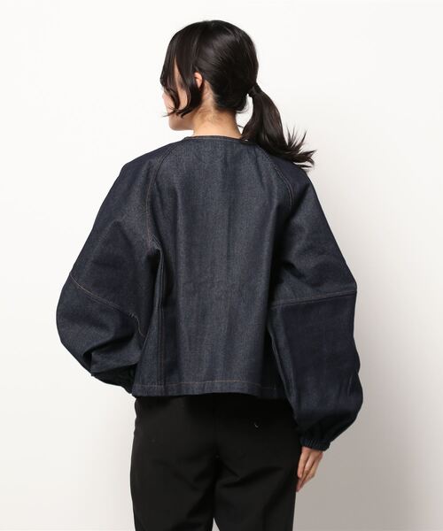 notch.（ノッチ）の「ランタンスリーブデニムジャケット（デニムジャケット・レディース・ブラック/ダークネイビー・M）」の4枚目の写真
